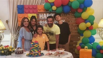 عمرو سعد يكشف صورة جديدة لزوجته وأولاده