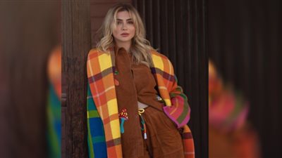 بفستان شفاف.. ستيفاني صليبا تستعرض أنوثتها بين أحضان الطبيعة