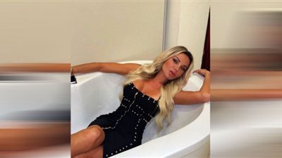 الأخضر يبرز أنوثة رزان مغربي في أحدث إطلالاتها (صور)