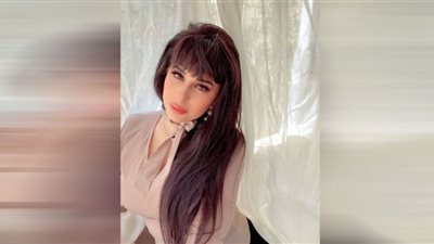 أسما شريف منير تخطف الأنظار بأحدث ظهور مع سلحفاة