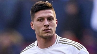 لوكا يوفيتش..محطات في حياة المهاجم الصربي قبل انضمامة لـ فيورنتينا