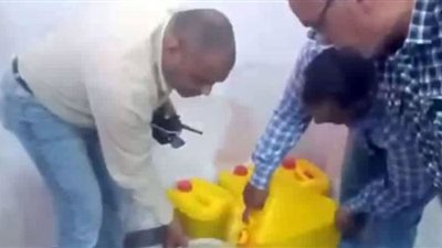 ضبط 300 لتر زيت طعام فاسد في أوسيم