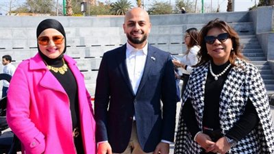 السيناريست أحمد مراد يحتفل بتوقيع 