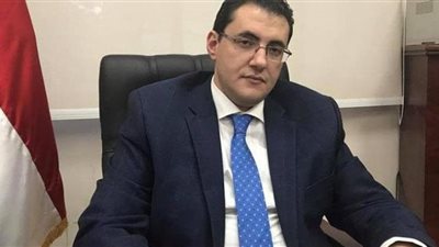 خالد عبدالغفار يطيح بخالد مجاهد من منصب مساعد وزير الصحة