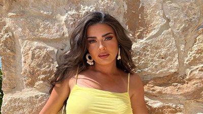 ميرنا نور الدين تفاجيء متابعيها بتغير ملامحها بعد المكياج (صور)