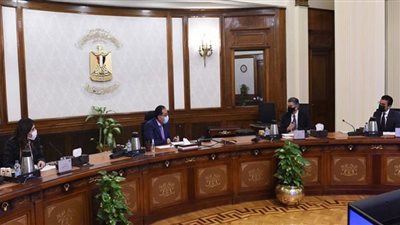 مدبولي يستعرض مقترحات مشروعات الهيدروجين الأخضر