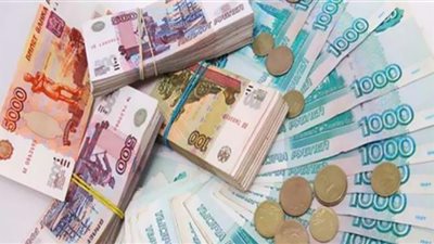 تراجع كبير بأسعار الروبل الروسي مقابل الدولار