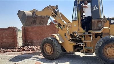 التصدِّي لحالة تعدٍ على أرض زراعية وإزالتها بشكلِ فوري بالقنطرة غرب