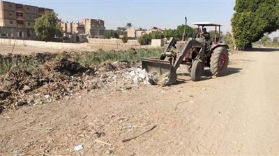 حملة نظافة بشوارع القارة بأبوتشت في قنا