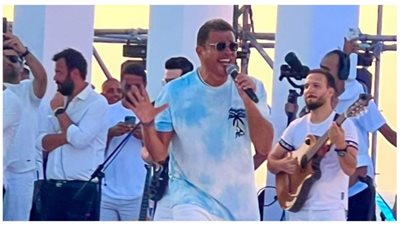 عمرو دياب| نجوم الفن بالأبيض في حفل العلمين.. صور