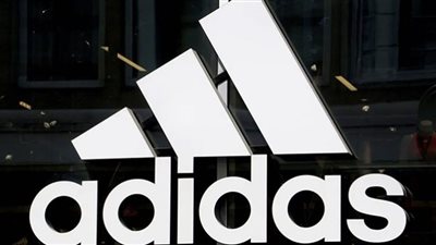 شركة adidas الرياضية تعلق شراكتها مع الاتحاد الروسي لكرة القدم