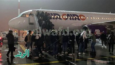 عودة المصريين بأوكرانيا من بوخارست إلى أرض الوطن (صور)