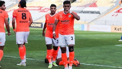 فاركو يقلص النتيجة بهدف أول في الأهلي