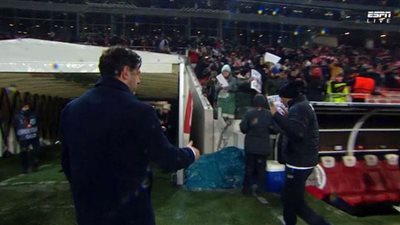 شاهد.. واقعة غريبة بين مدرب محمد صلاح السابق وروي فيتوريا