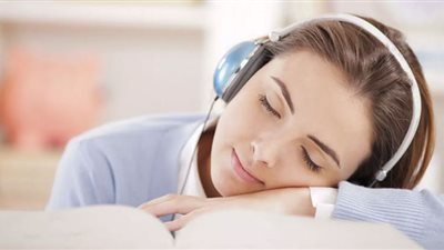 سماع الأغاني والموسيقى بقصد الترويح والتسلية والاستئناس