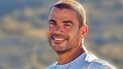 أحدث ظهور لعمرو دياب من حفلة أمس بالعلمين (صور)