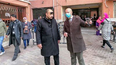 وكيل صحة الشرقية يتابع تطعيم المواطنين بالجرعة التنشيطية