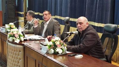 إقالة 9مسئولين بالبحيرة لتقاعسهم في إزالة التعديات علي الاراضي الزراعية