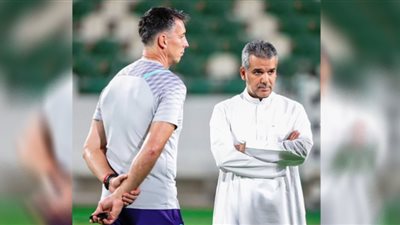 الأهلي السعودي ينهي الجدل حول مصير المدرب سيبولدي