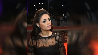 منة فضالي تتألق بإطلالة كاجوال من شوارع لبنان