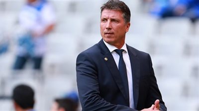 الأهلي السعودي يتفق مع سيبولدي على تجديد عقده