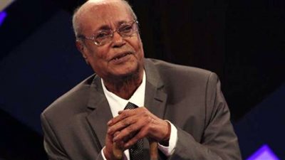 بعد شائعة موته الثانية.. السيرة الذاتية للشاعر السوداني السر قدور