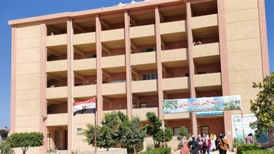 استياء طلاب البحيرة من صعوبة الفيزيا والتاريخ