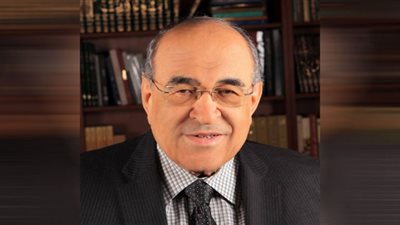 مدير مكتبة الإسكندرية: المؤسسات الدولية سوف تحقق مكاسب كبيرة من حرب روسيا وأوكرانيا