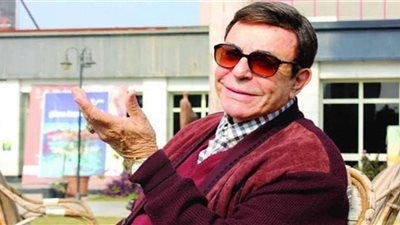 سمير صبري على جهاز تنفس صناعي قبل أيام من إجراء العملية