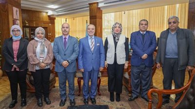 رئيس جامعة طنطا يستقبل وفدًا من الوحدة المركزية للتدريب بالمجلس الأعلى للجامعات