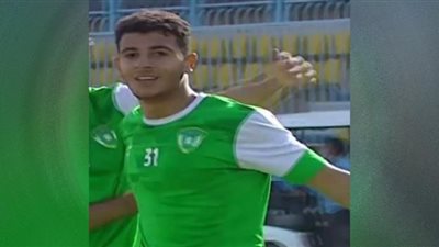 عماد ميهوب يسجل هدفًا عالميًا و يُهدر آخر على طريقة 