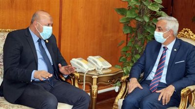 رئيس جامعة المنوفية يستقبل لجنة قطاع التعليم التكنولوجى بالمجلس الأعلى للجامعات