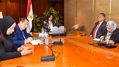 وزيرة الهجرة تكشف أعداد المصريين العابرين للحدود الأوكرانية الفترة الماضية