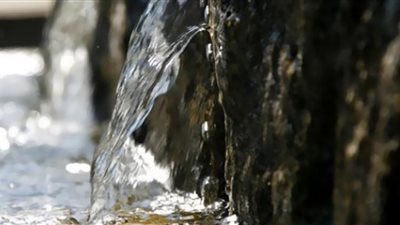 ماء زمزم خير دواء.. يعالج السحر والأمراض المزمنة (تفاصيل)