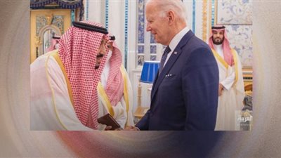 الملك سلمان يتلقي بايدن في قصر السلام (شاهد)