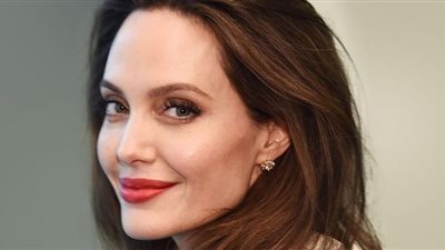 صور .. أنجلينا جولي تنتقد التحيز تجاه لاجئي أوكرانيا عن سوريا وأفغانستان