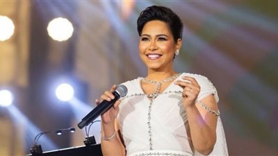 شيرين عبدالوهاب تفسر سبب وزنها الزائد