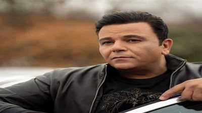 محمد فؤاد يدخل في نوبة بكاء بسبب نجله الشهيد (فيديو)