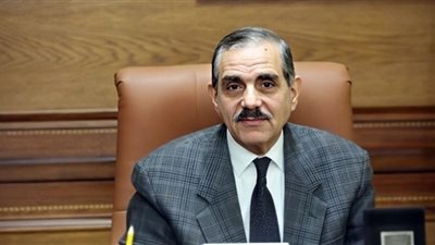 محافظ كفر الشيخ يوجه بإحكام الرقابة على مواقف السيارات ومحطات الوقود