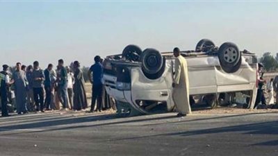 مصرع وإصابة 12 شخصًا في انقلاب ميكروباص بطريق مصر الإسماعيلية الصحراوي