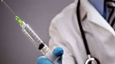 خبير مناعة يكشف المخاطر الصحية لحقنة هتلر