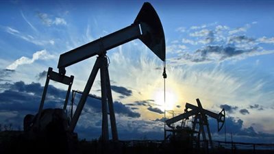 أسعار النفط تحقق خسائر أسبوعية بنحو 5.5%