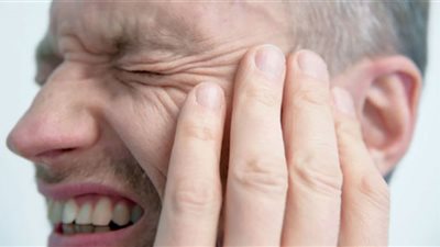 انفوجراف.. ما هي أسباب فقدان السمع في مرحلة البلوغ والشيخوخة؟