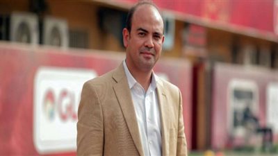 طبيب الأهلي ينضم لمعسكر الفريق بعد سلبية المسحة