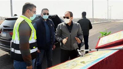 السيسي يتفقد شبكة طرق القاهرة ويوجه بتوسعة مدخل أحد الكباري لـ 8 أمتار (فيديو)