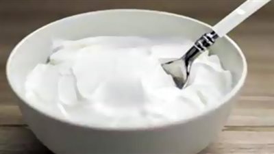 الزبادي اليوناني مفيد للتخلص من دهون البطن