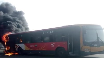 اندلاع حريق داخل أتوبيس نقل عام بالجيزة