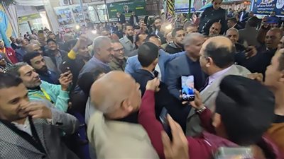 بالطبل البلدي والمزمار.. مؤيدو أسامة أنور يحتفلون بفوزه بمقعد نقيب مهندسي أسيوط