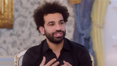 محمد صلاح: المدرب بالخارج بيعاملك كإنسان.. ونفسي ده يتغير في مصر (فيديو)