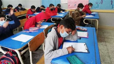طلاب الصف الرابع الابتدائي يبدؤون اليوم امتحان الدور الثاني بالعربي والدين